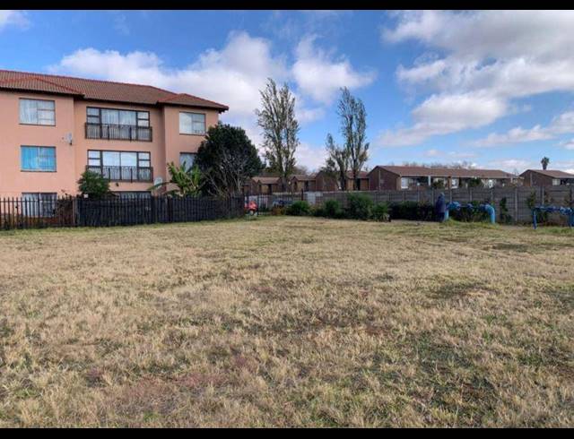 LAND FOR SALE IN BOKSBURG